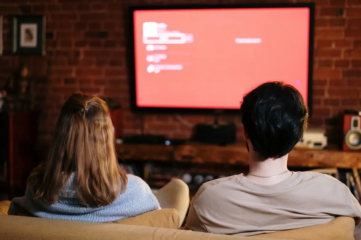 mengapa iklan melalui televisi lebih menarik perhatian masyarakat